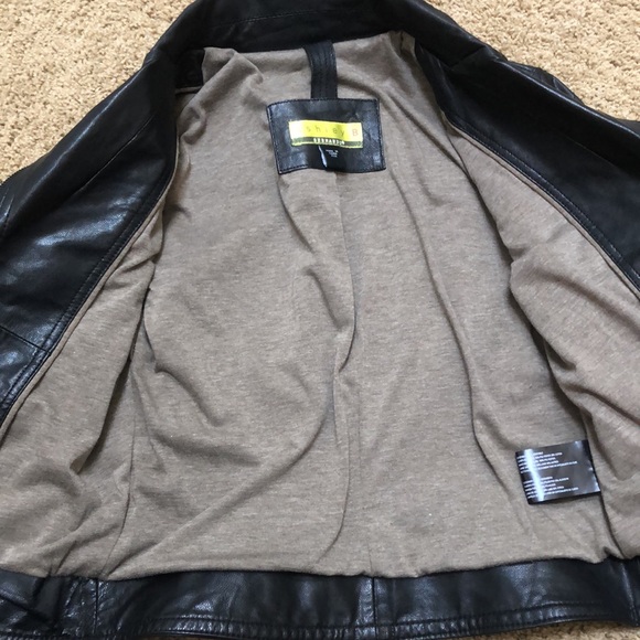 Ashley B - Bernardo leather jacket. - Picture 4 of 11